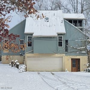 318 Valley Mills Dr, Parkersburg, WV, 26104