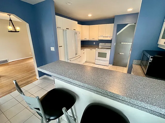 1315 N Altadena Ave — Photo 4