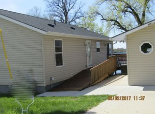16963 235th Ct, Hutchinson, MN 55350
