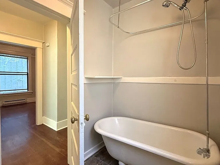 502 Minor Ave N — Photo 14
