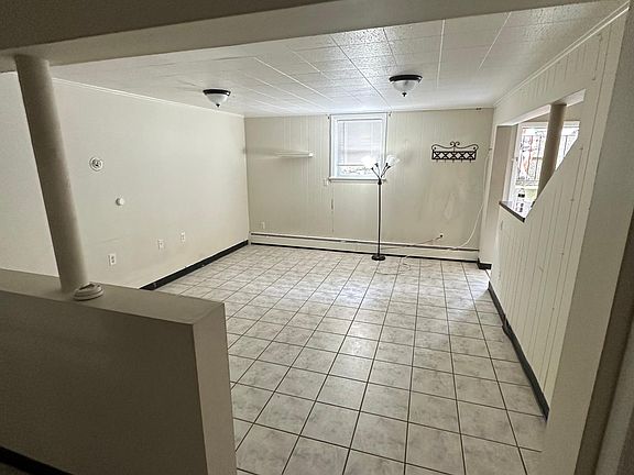 3rd image of 40 Fairview Ave Floor 1