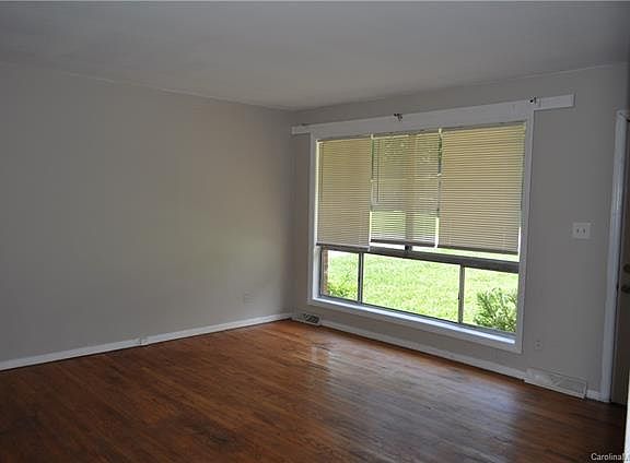 5th image of 614 Blendwood Dr