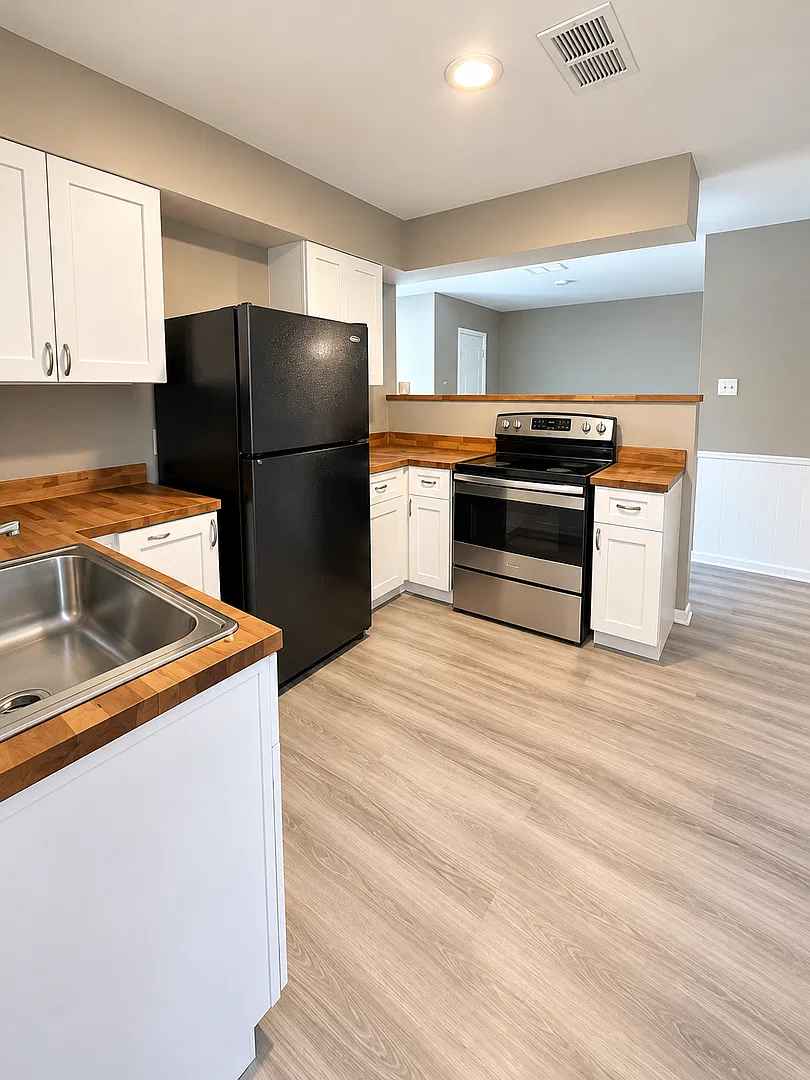 Renovated 2 bedroom 2nd Floor Apartment in the Heart of Conroe TX — Photo 4