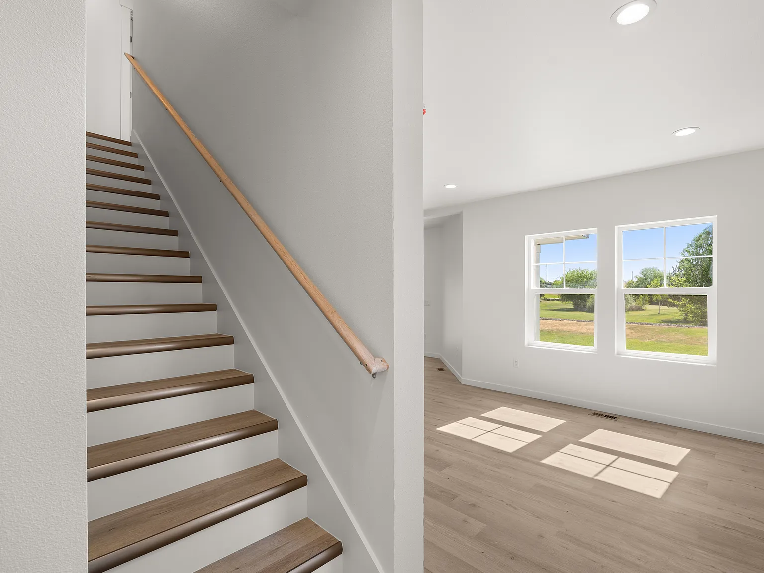 3 bed, 2.5 bath, 1488 sqft, $2,300 — Photo 4