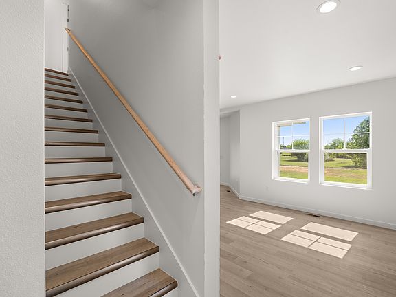 4th image of 803 Fountain Blvd