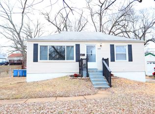 8309 Fairbanks Dr, Saint Louis, MO 63134