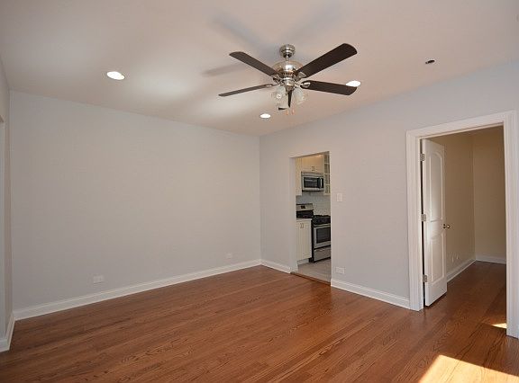 5th image of 1719 W Bryn Mawr Ave #3