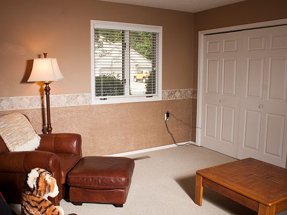 5th image of 288 N Courtney Dr
