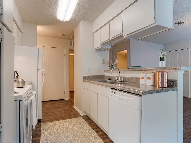 Pear Orchard Apartments — Photo 10