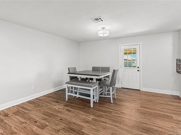 3rd image of 6811 Sun Meadow Ln