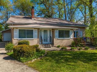32 Sycamore Cir, Hendersonville, NC 28791