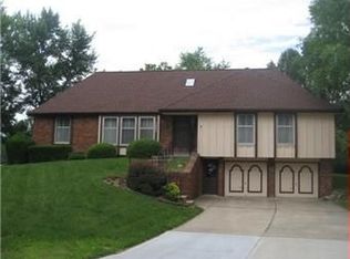 3201 NE Shady Lane Dr, Gladstone, MO 64119