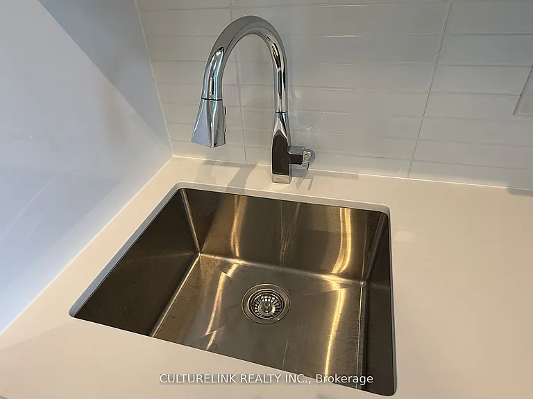 5105 Hurontario St #1604 — Photo 13