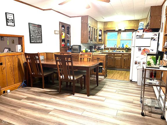 5th image of 109 S 6th St