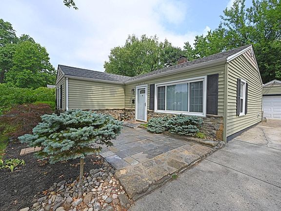 3rd image of 6536 Graf Dr