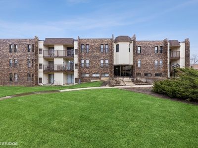 2013 Country Club Dr APT 15, Woodridge, IL, 60517