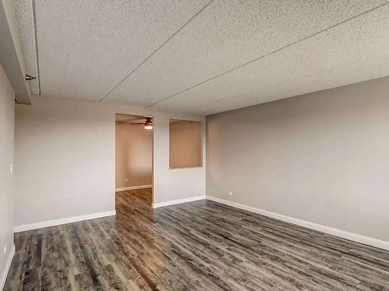 Bartlett Court Apartments — Photo 46