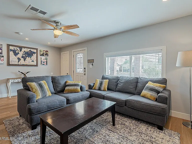 2318 N 37th Way — Photo 4