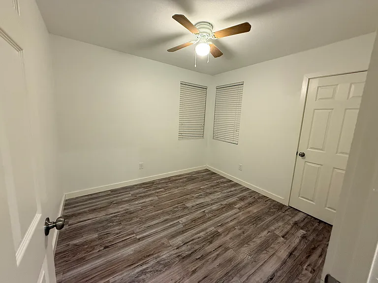 3508 Foxcroft St — Photo 9