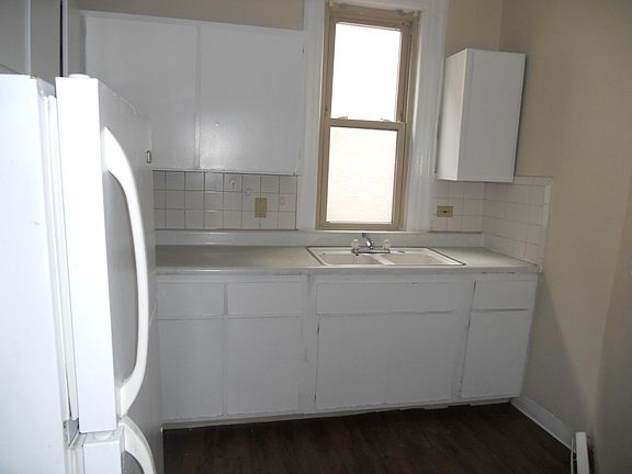 3rd image of 425 Porter Ave APT 105