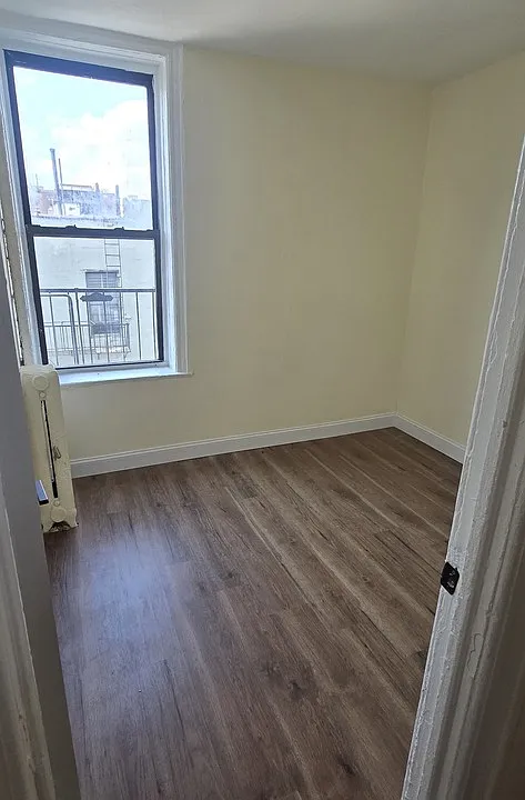 1237 College Ave #5N