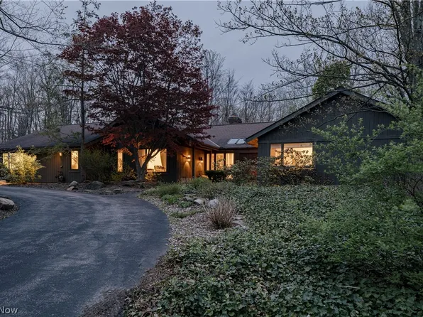 8 Louis Dr, Pepper Pike, OH 44124