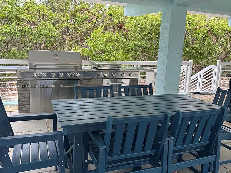 102 Venetian Dr — Photo 9