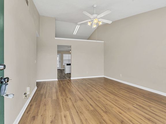 4th image of 333 Wesley Dr