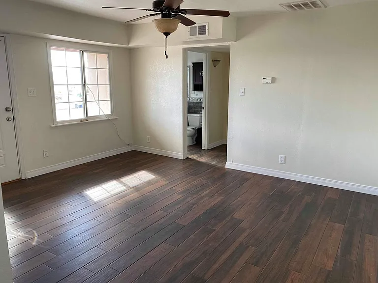 5589 Hunt Ct — Photo 3