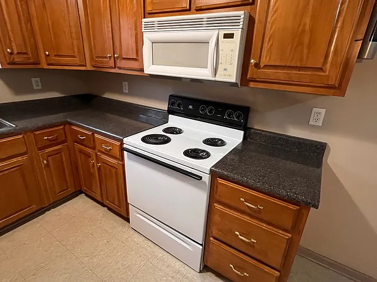 5005 Chancellor Sq NW — Photo 7