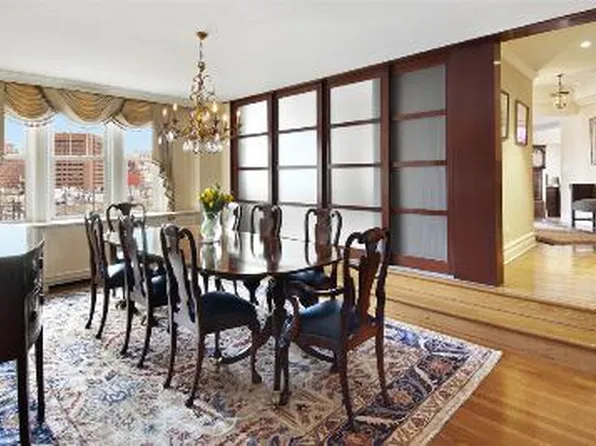 302 West 12th Street image 1 of 7