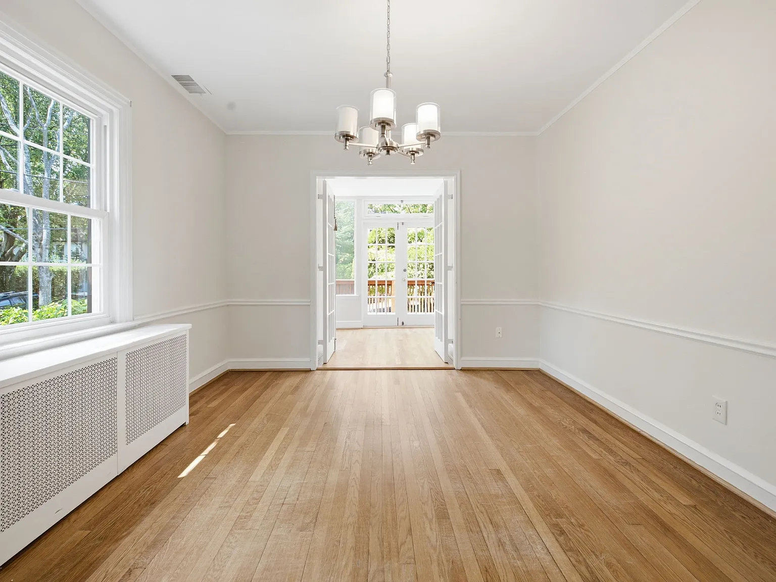 5 bed, 3.5 bath, 2044 sqft, $6,500 — Photo 4