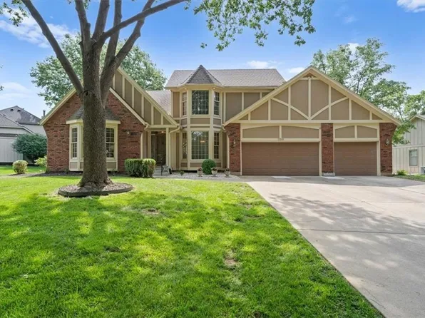 11501 Summit St, Kansas City, MO 64114