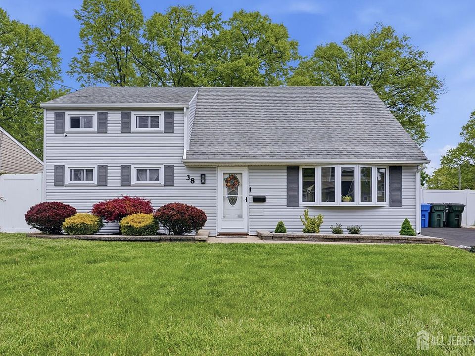 1st image of 38 Wendy Rd