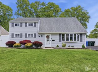 38 Wendy Rd, Colonia, NJ 07067