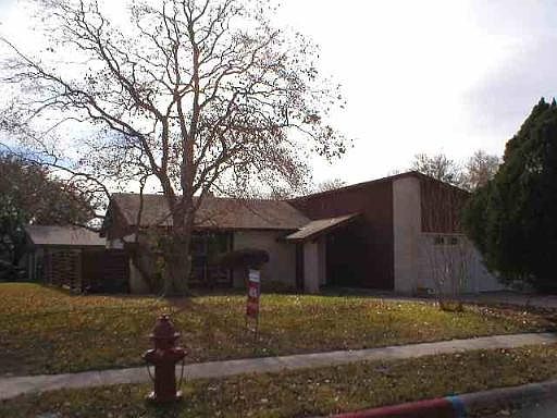 1st image of 7814 HUNTER OAKS