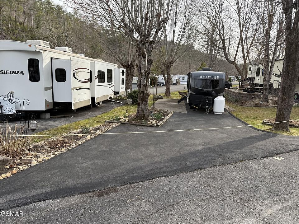 1st image of 4229 E Pkwy #50-lot 50