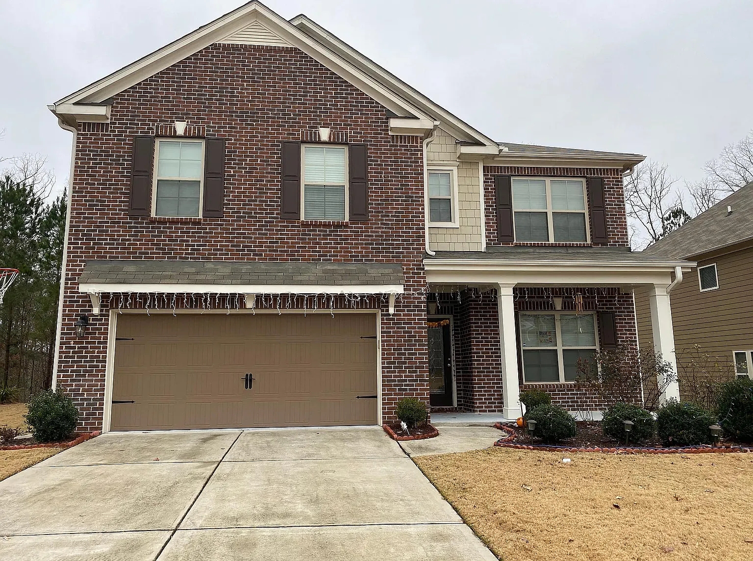 5 bed, 2647 sqft, $3,200 — Photo 2