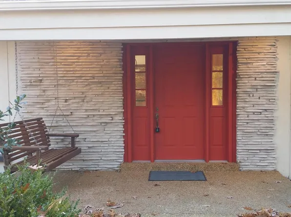 1984 Rayner Rd, Saint Louis, MO 63122