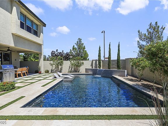 4th image of 10297 Sierra Skye Ave
