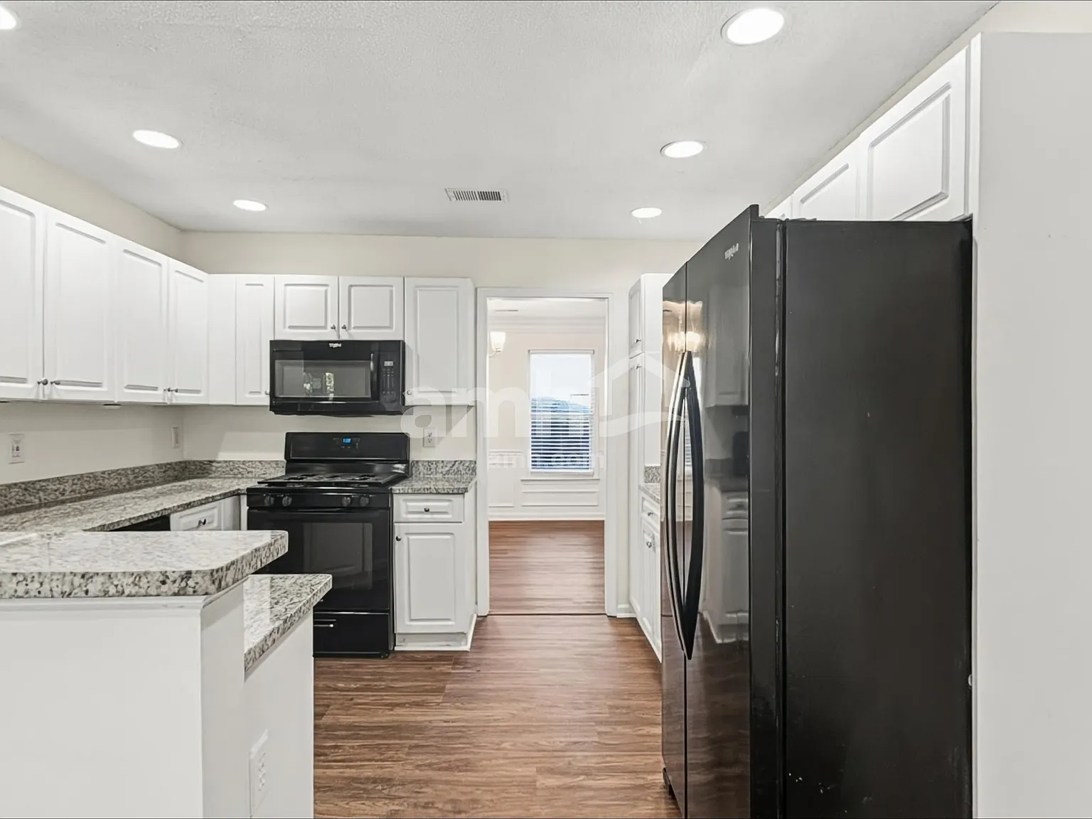 4 bed, 2.5 bath, 2837 sqft, $2,640 — Photo 4