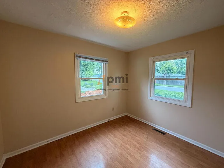 7726 Durbin St — Photo 6