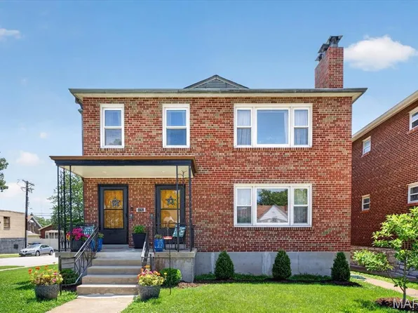 3152 Watson Rd, Saint Louis, MO 63139