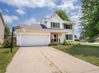 405 Boulder Ridge Ct, Pleasant Hill, IA 50327