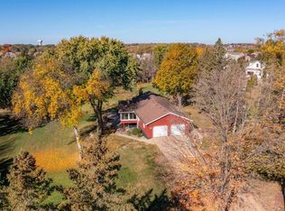 9260 Lynn Wood Rd, Waconia, MN 55387