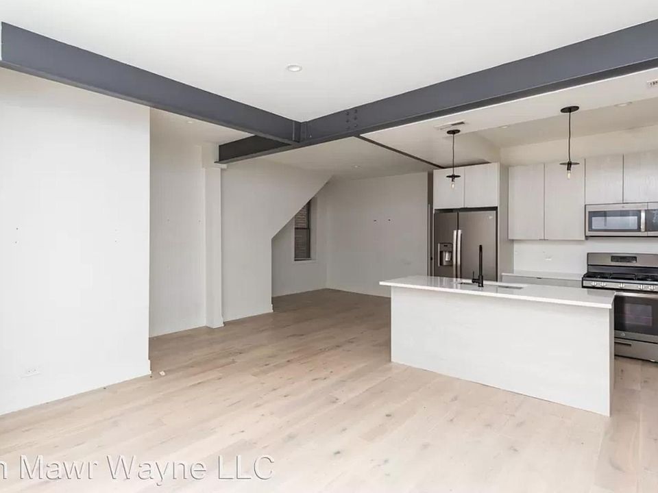 1st image of 1336 W Bryn Mawr Ave #3F