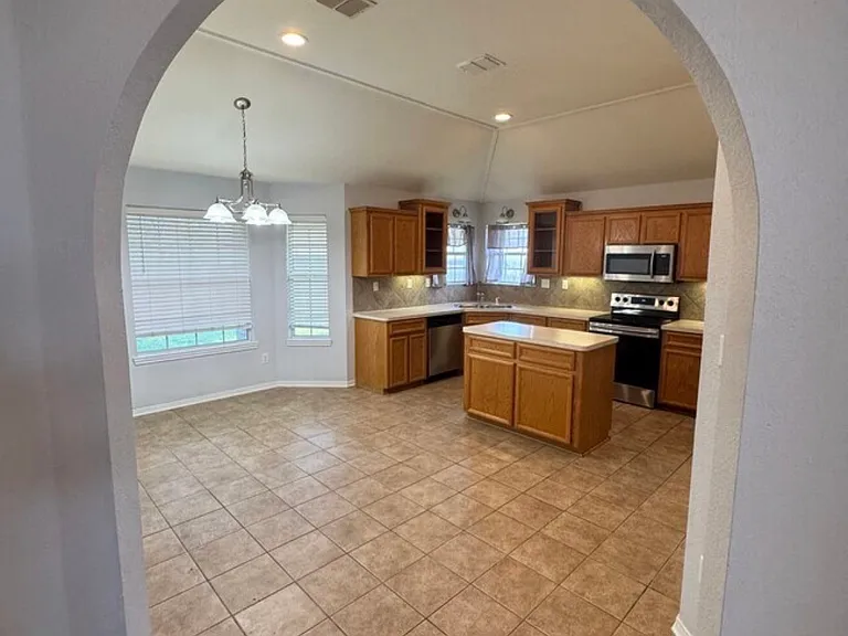 4301 Capri Dr — Photo 14