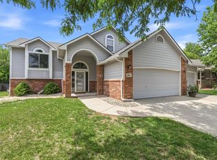 807 N Linden Ln, Derby, KS 67037