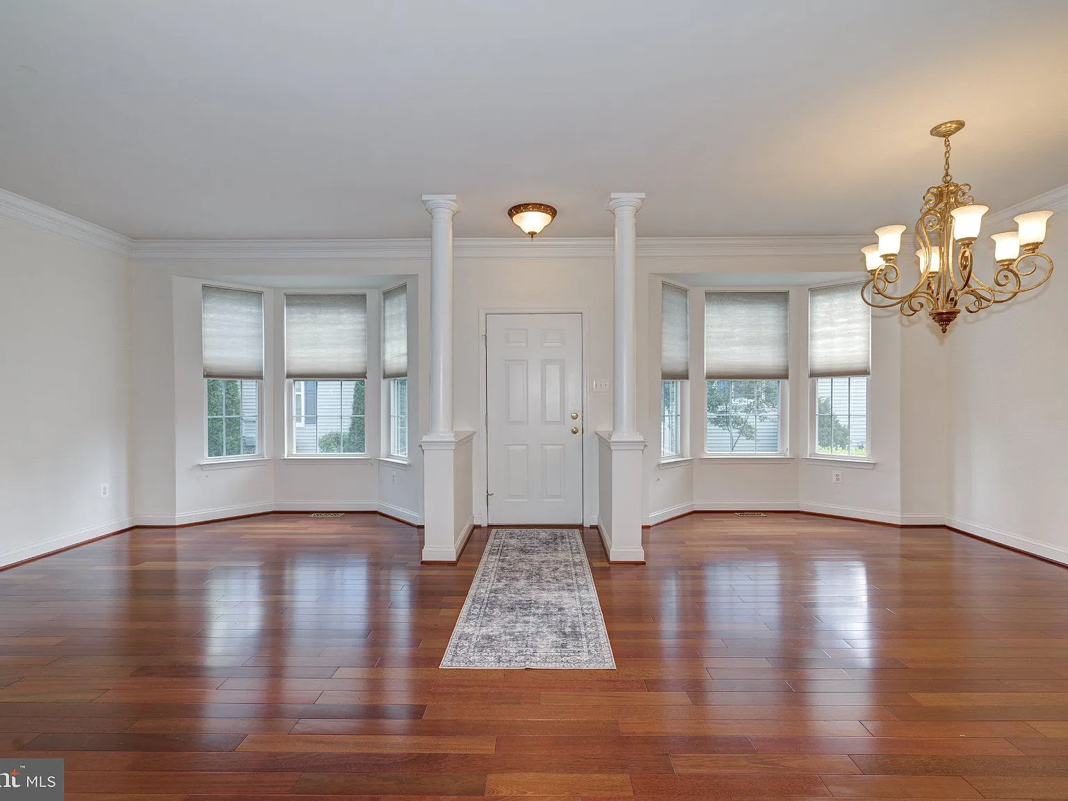 3 bed, 2.5 bath, 3238 sqft, $3,500 — Photo 4