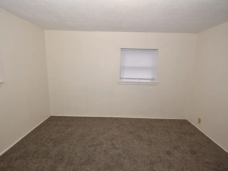 1311 Montgomery Rd — Photo 14